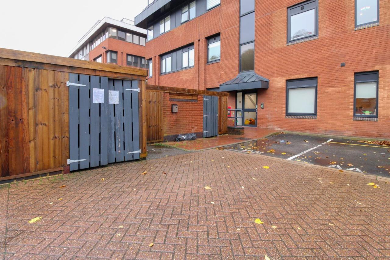 Furness House By Pay As U Stay Redhill  Exterior photo